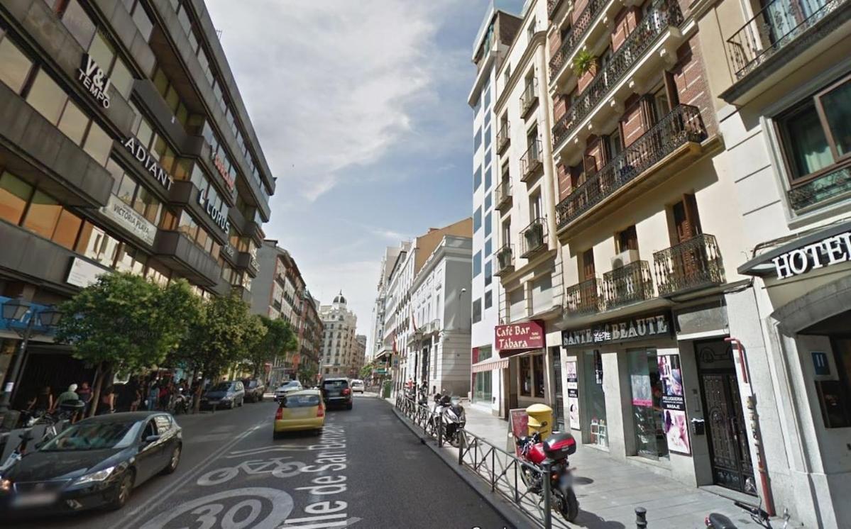 AmazINN Places Gran Via II Madrid Exterior foto